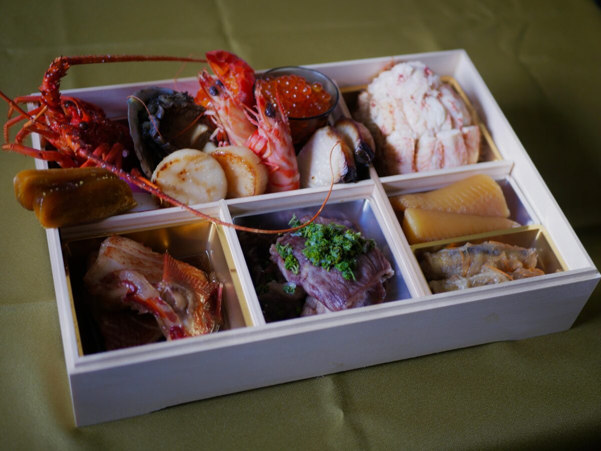 日本料理みつわのおせち